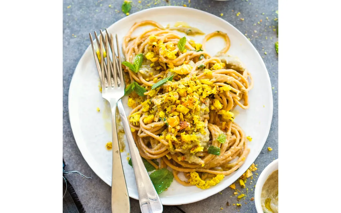 Whole-Wheat Spaghetti with Artichokes & Crispy Breadcrumbs